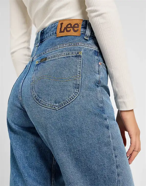 Lee - Rider Loose Straight Jeans - Modern Mid