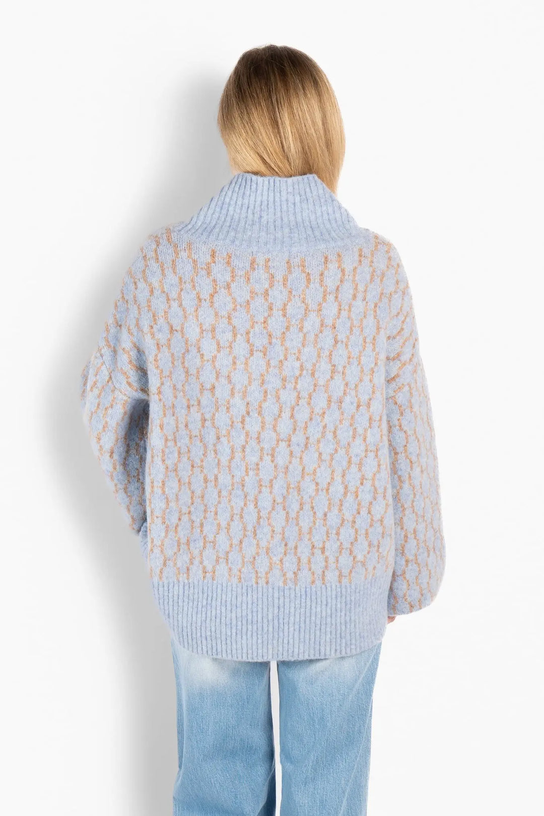 Hést - Fam New Pattern - Skyway