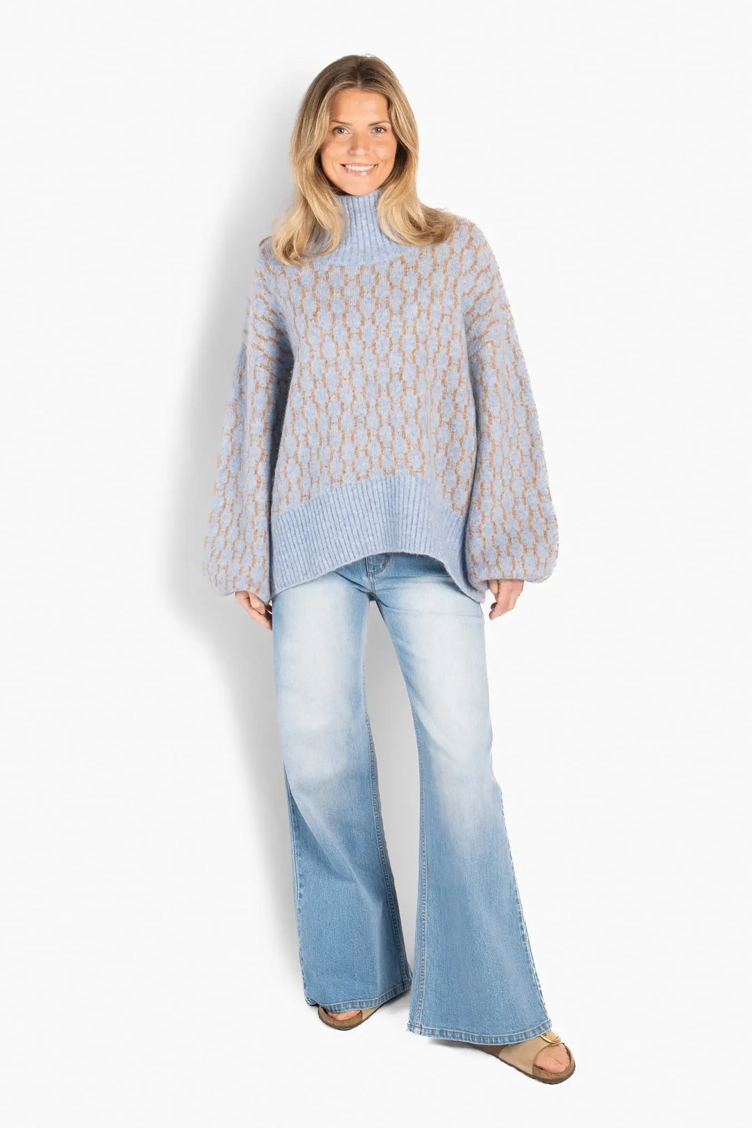 Hést - Fam New Pattern - Skyway