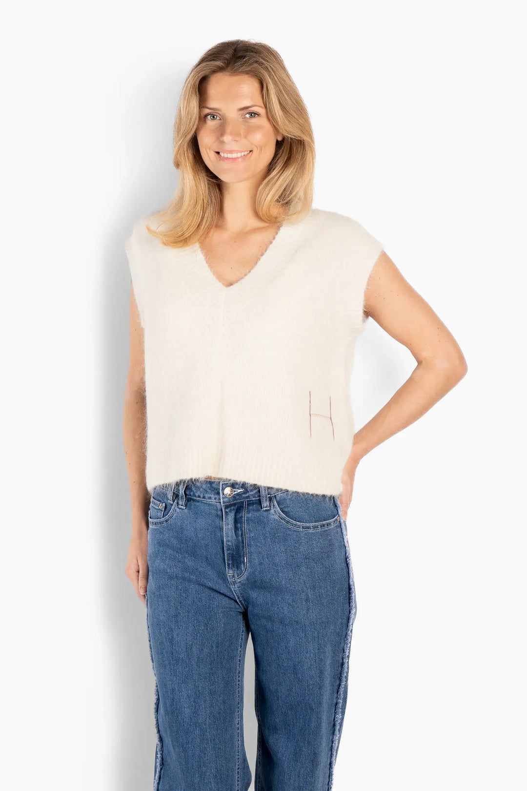 Hést - Pernille Vest - White Alyssum