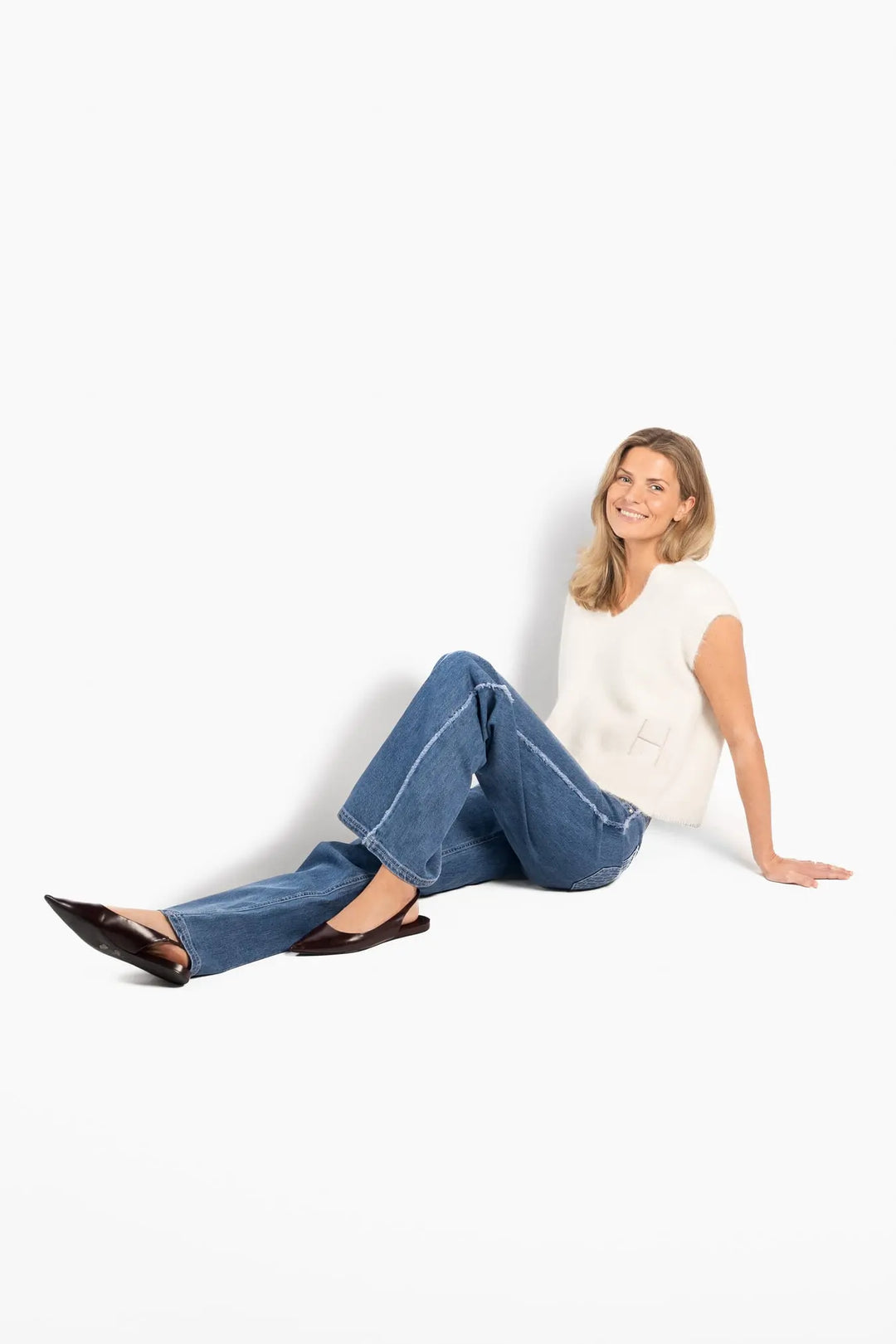 Hést - Pernille Vest - White Alyssum