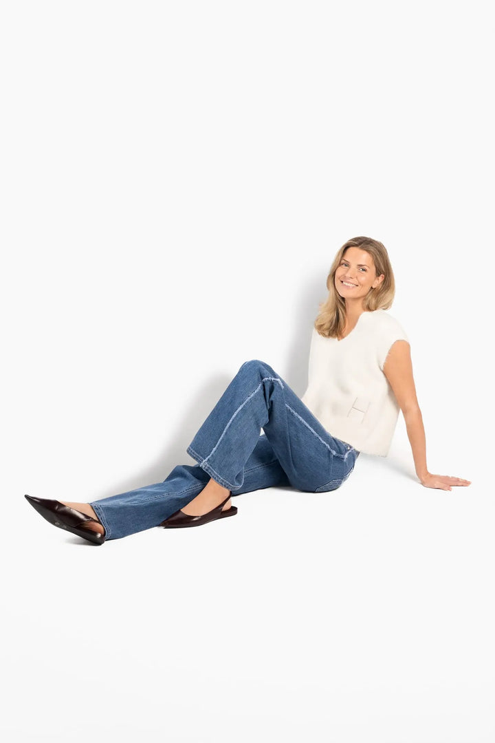 Hést - Pernille Vest - White Alyssum