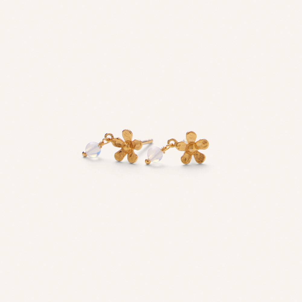 Pernille Corydon - Moonstone Poppy Ørestikker - Guld - 14mm