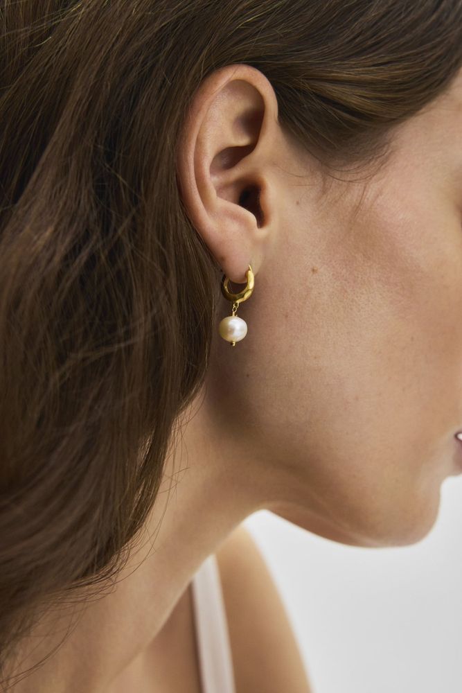 Pernille Corydon - Pearl Blossom Ørerine - 26 mm- Guld