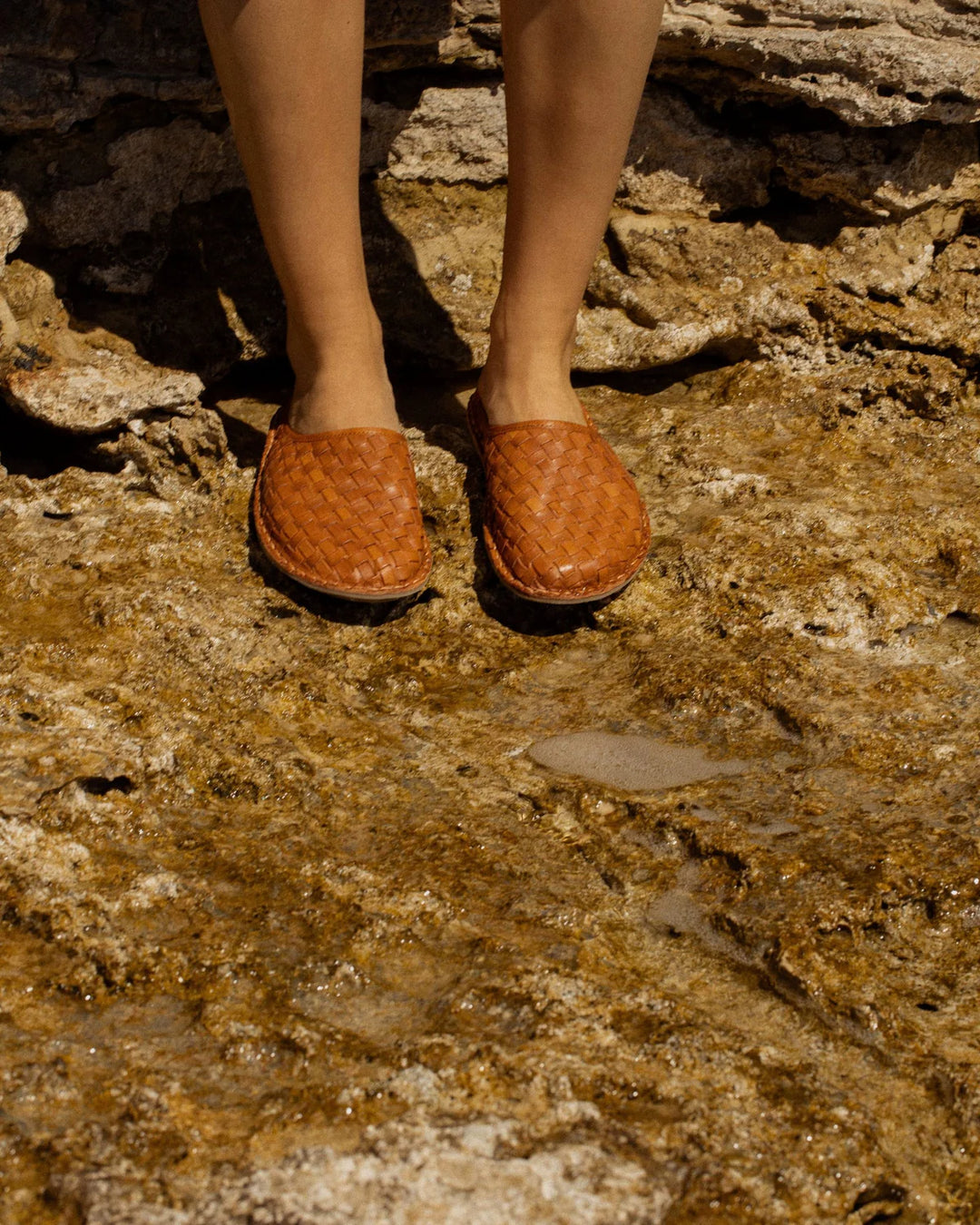 VIBAe - Woven Leather Sandals - Cognac brown