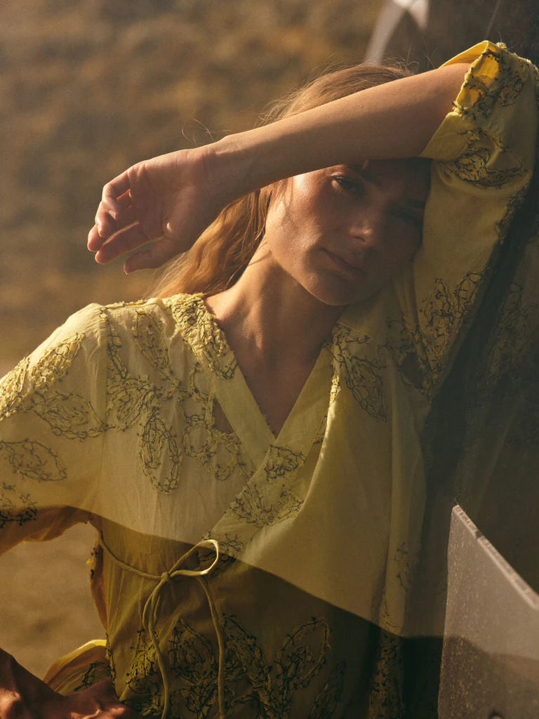Heyanno - Charming Bond Bluse - Pampas