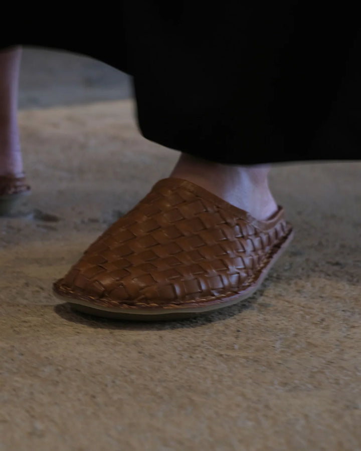 VIBAe - Woven Leather Sandals - Cognac brown