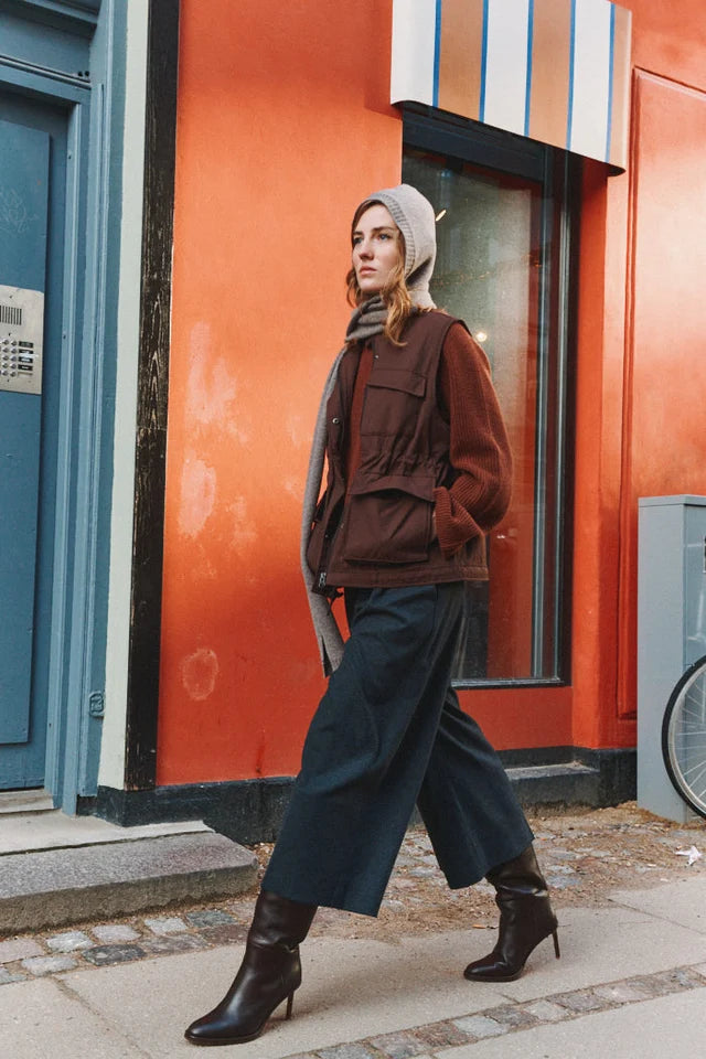 Basic Apparel - Asani Vest - Chicory Coffee