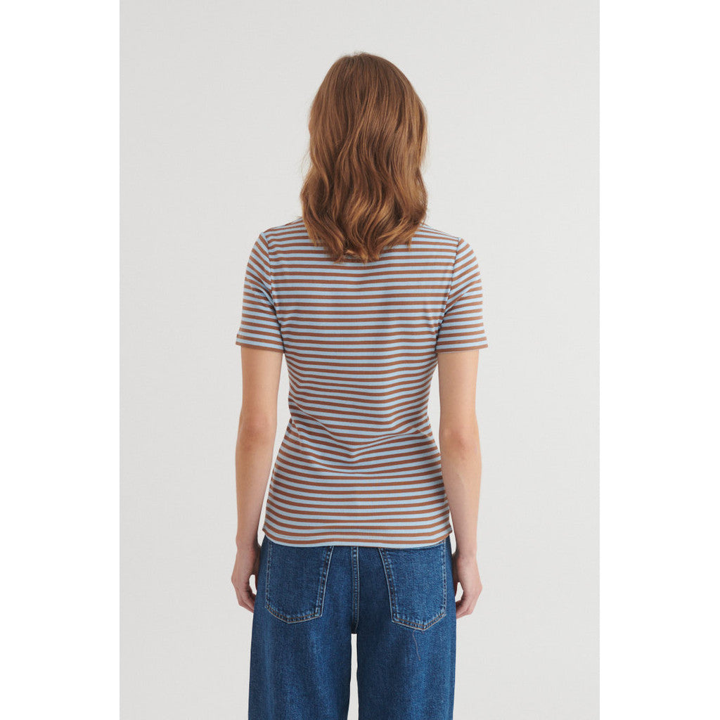 Basic Apparel - Ludmilla SS O-neck - Nuthact/Dutch Canal