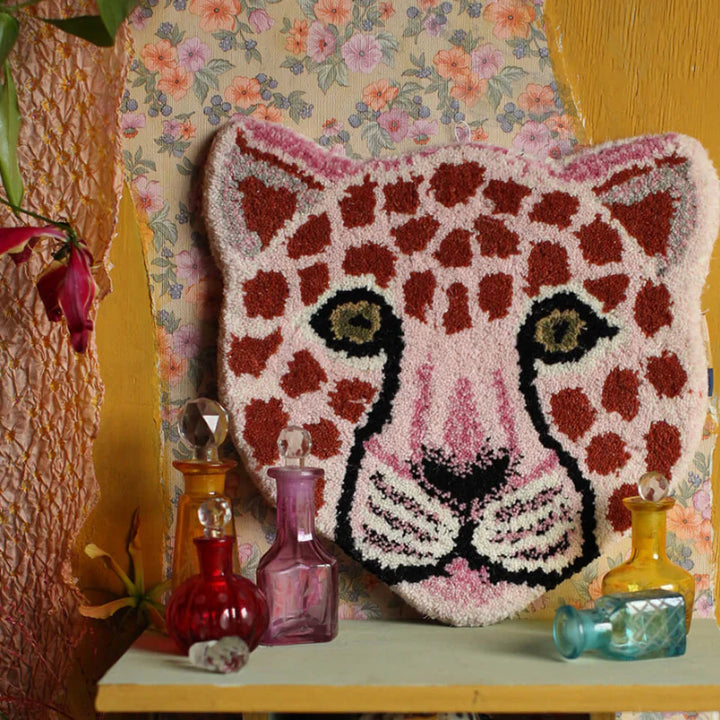 Doing Goods - Pinky Leopardhoved - tæppe