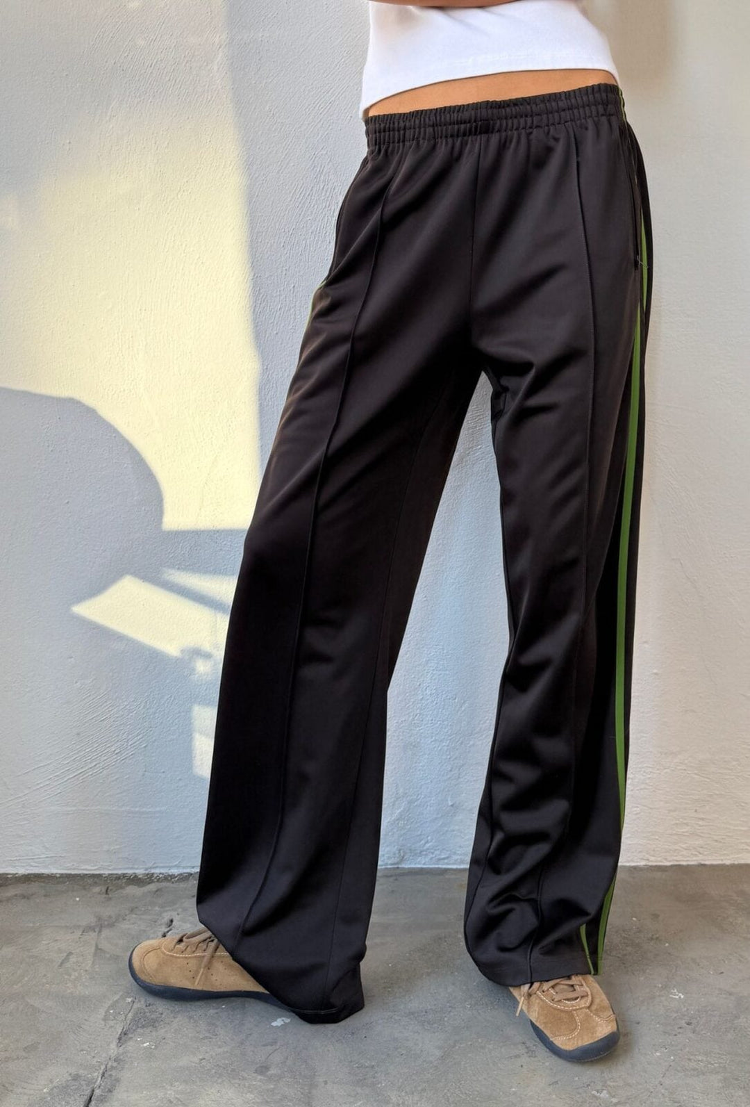 Boii - Mia Bukser - Dark Chocolate / Grass Green