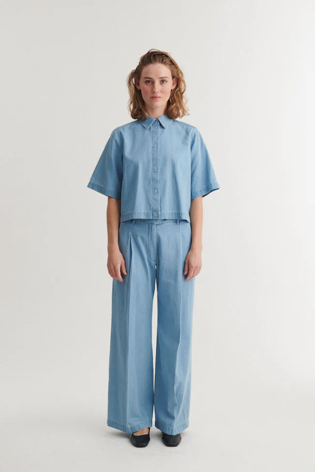 Basic Apparel - Cody SS Shirt - Light wash