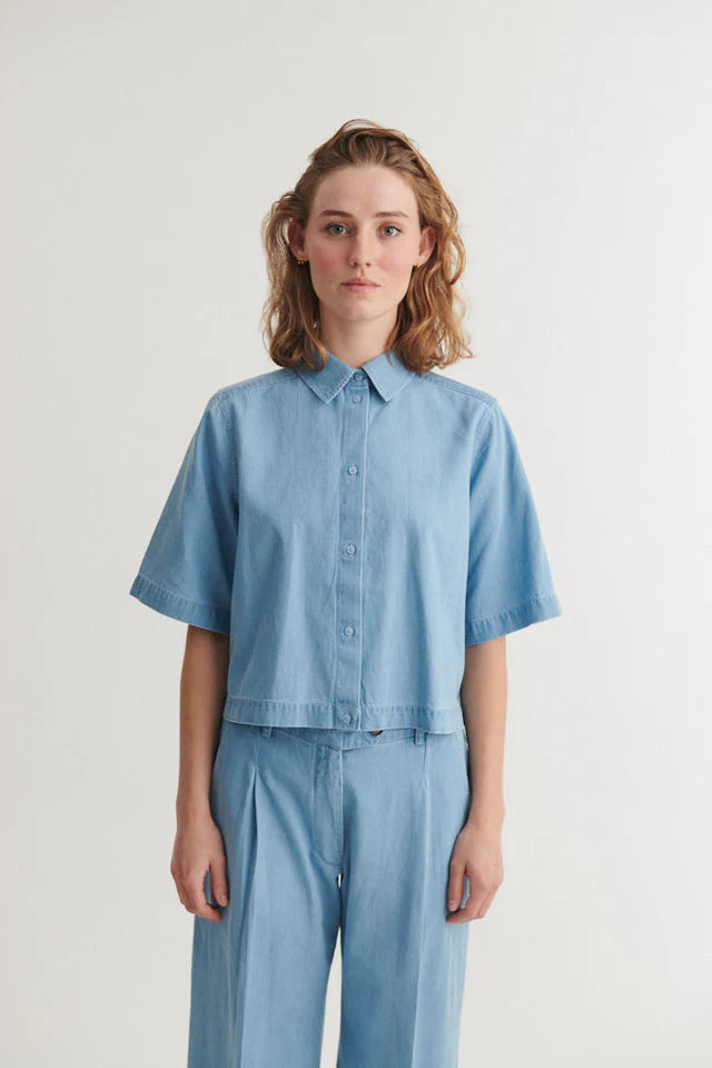 Basic Apparel - Cody SS Shirt - Light wash