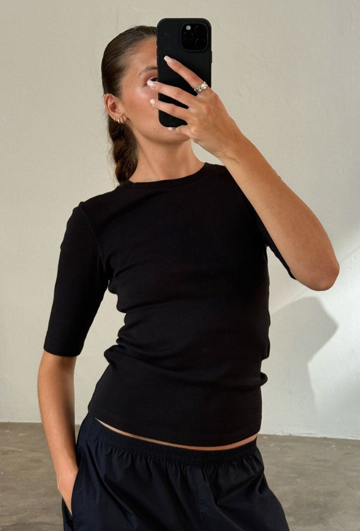 Boii - Femke O-neck Tee - Black