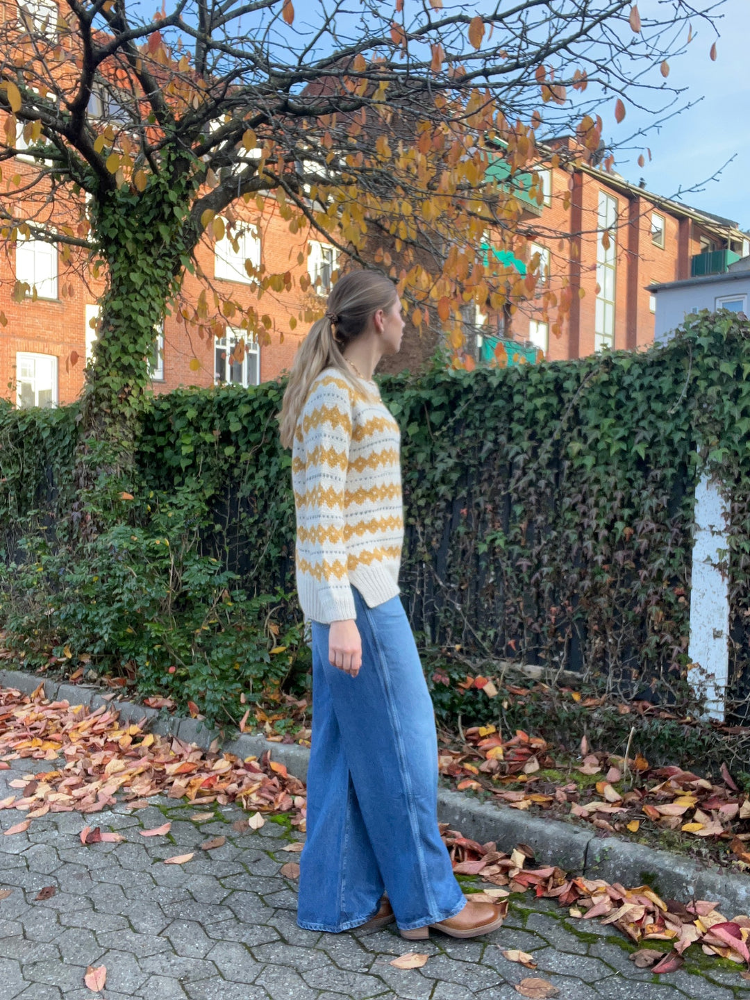 Chola - Knitted Sweater - Yellow Pattern