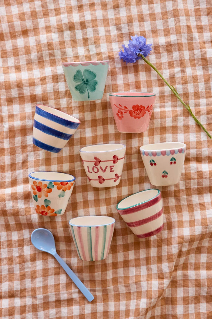 Rice - Lille Oval Keramik Espressokop - Off White - Hand-painted LOVE