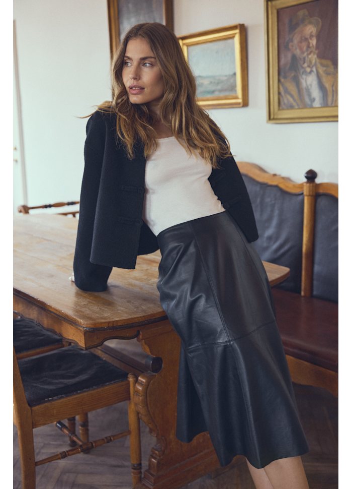 Otay - Lily Frakke - Black