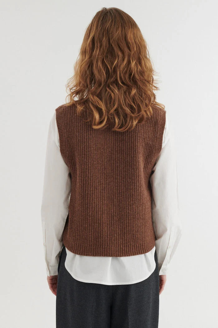 Basic Apparel - Liz Vest - Fondue Fudge