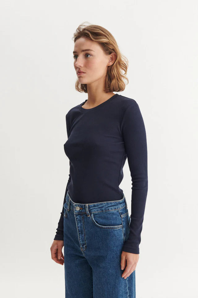 Basic Apparel - Ludmilla LS Tee - Sky Captain