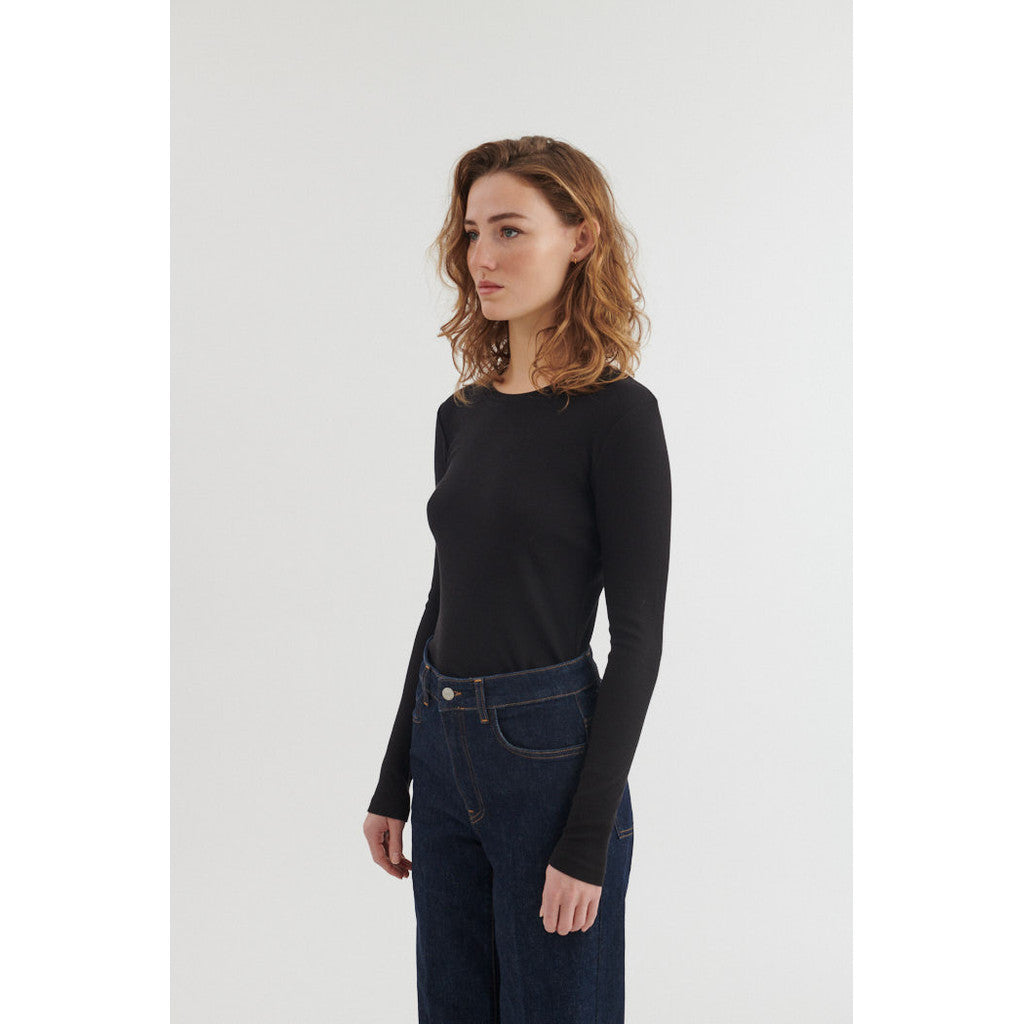 Basic Apparel - Ludmilla LS Tee - Black