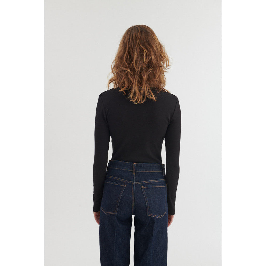 Basic Apparel - Ludmilla LS Tee - Black