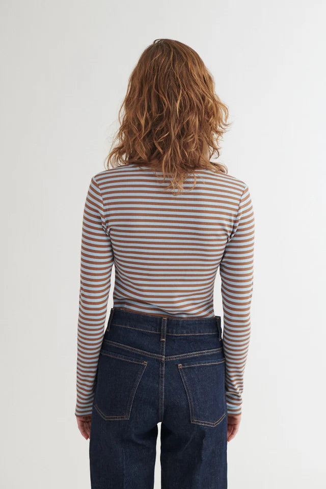 Basic Apparel - Ludmilla LS Tee - Nuthact/Dutchcanal