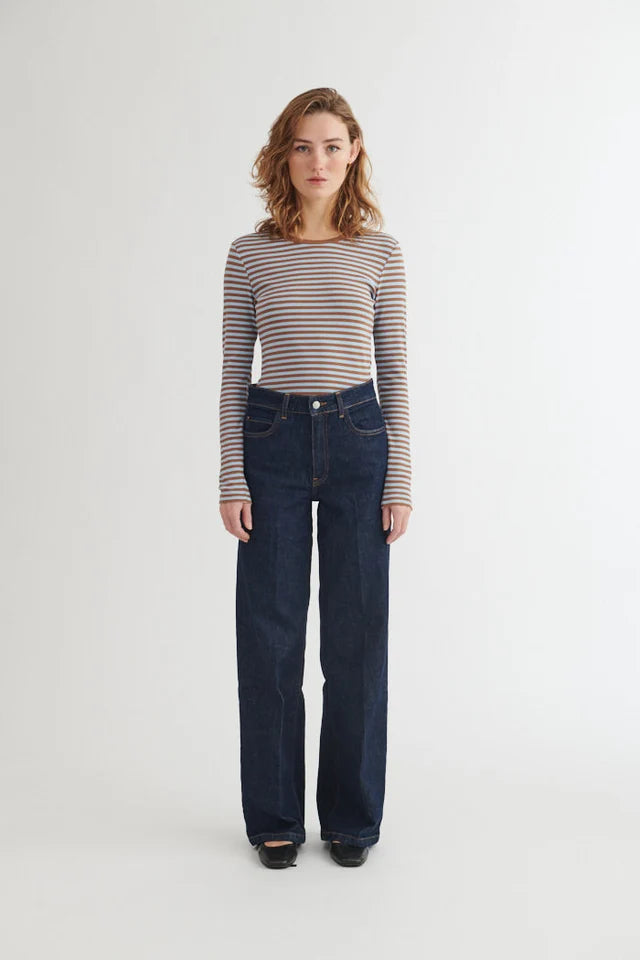 Basic Apparel - Ludmilla LS Tee - Nuthact/Dutchcanal