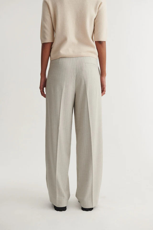 Basic Apparel - Marjo Bukser - Chincilla