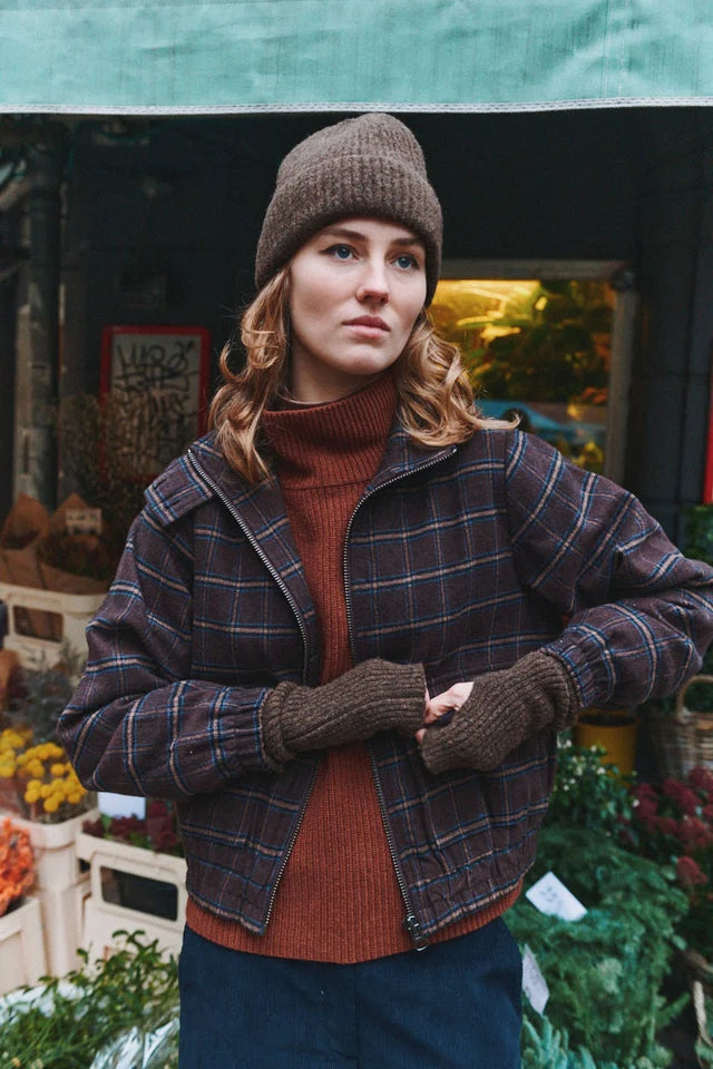 Basic Apparel - Sally Hue