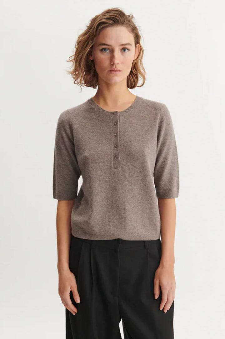 Basic Apparel - Selem Granddad Tee - Portobella