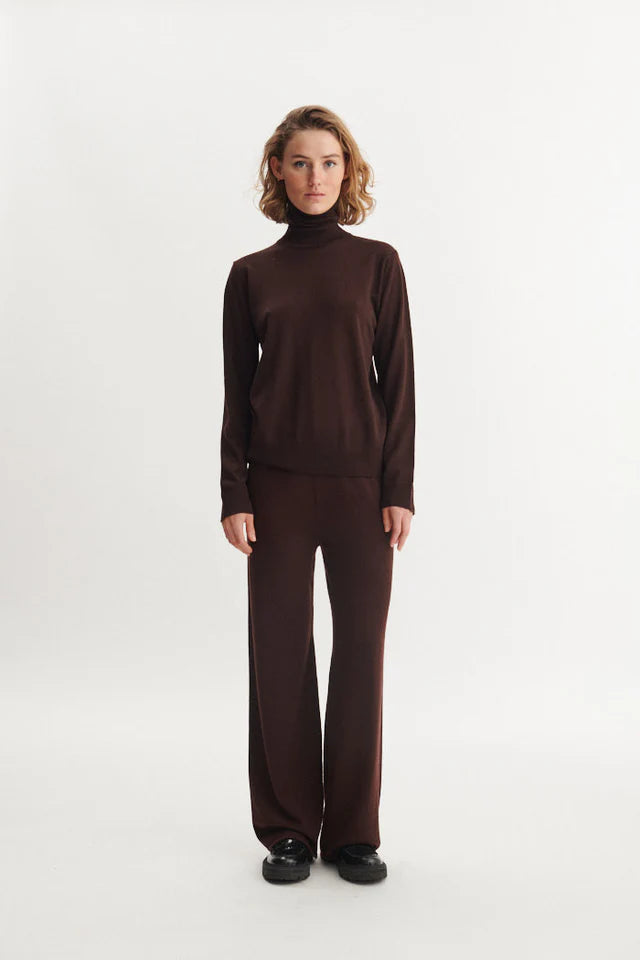 Basic Apparel - Vera Roll Neck - Chocolate Torte