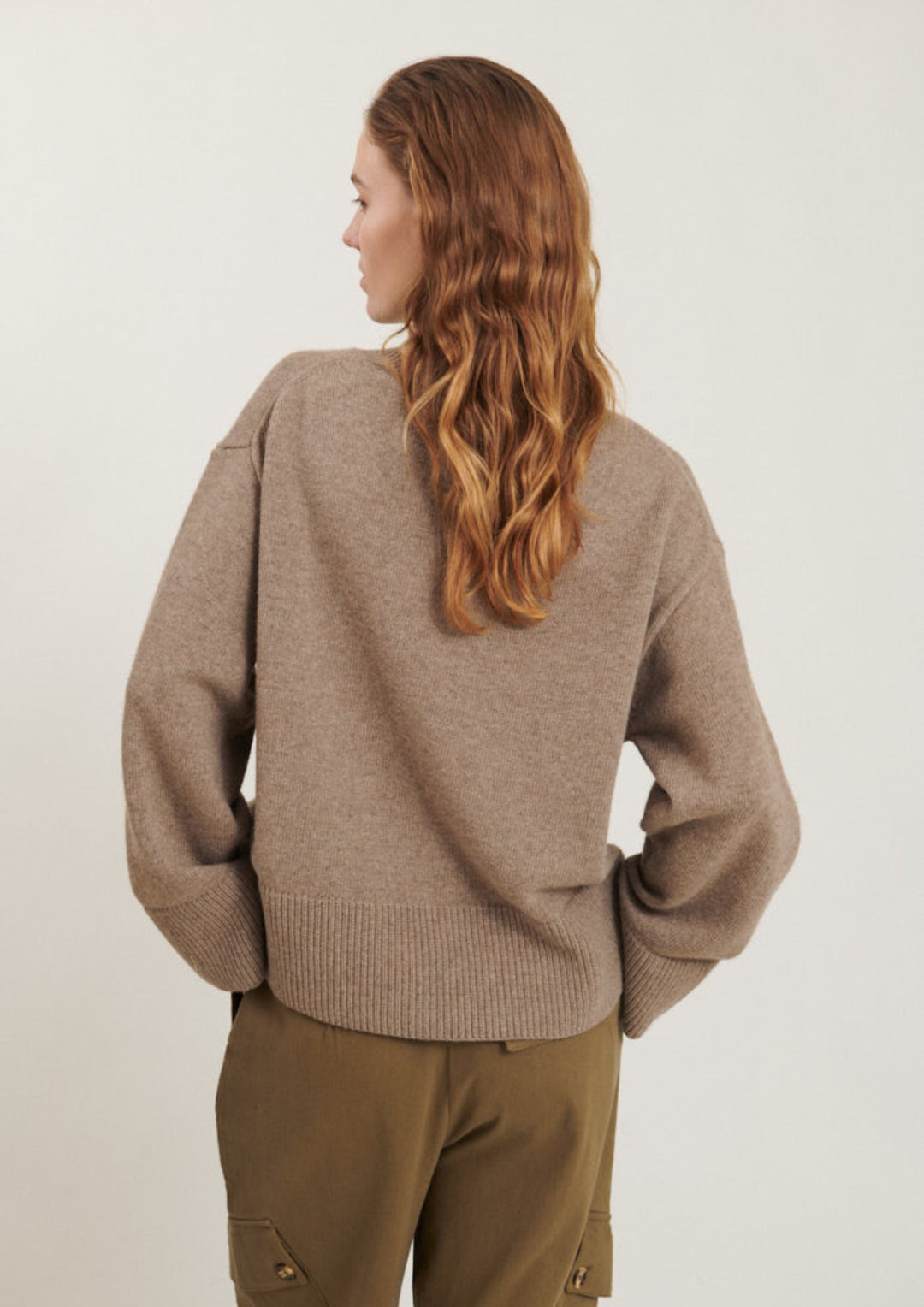 Basic Apparel - Cady T-Neck - Strik - Greige