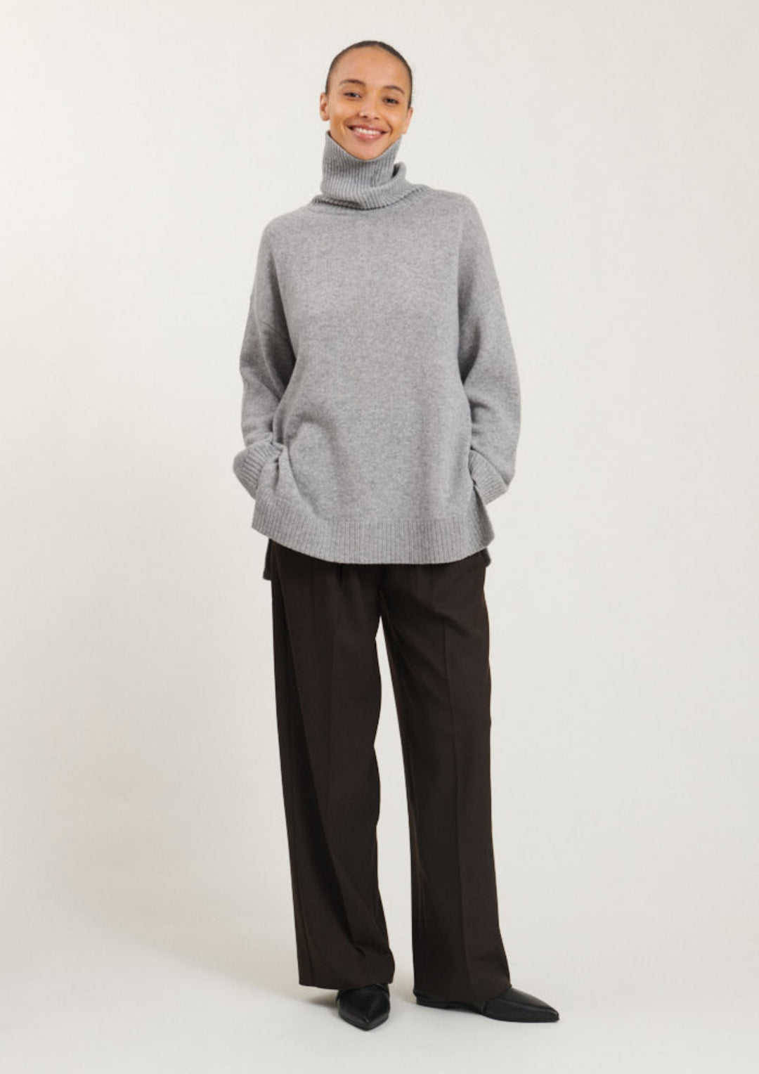 Basic Apparel - Line T-Neck - Striktrøje