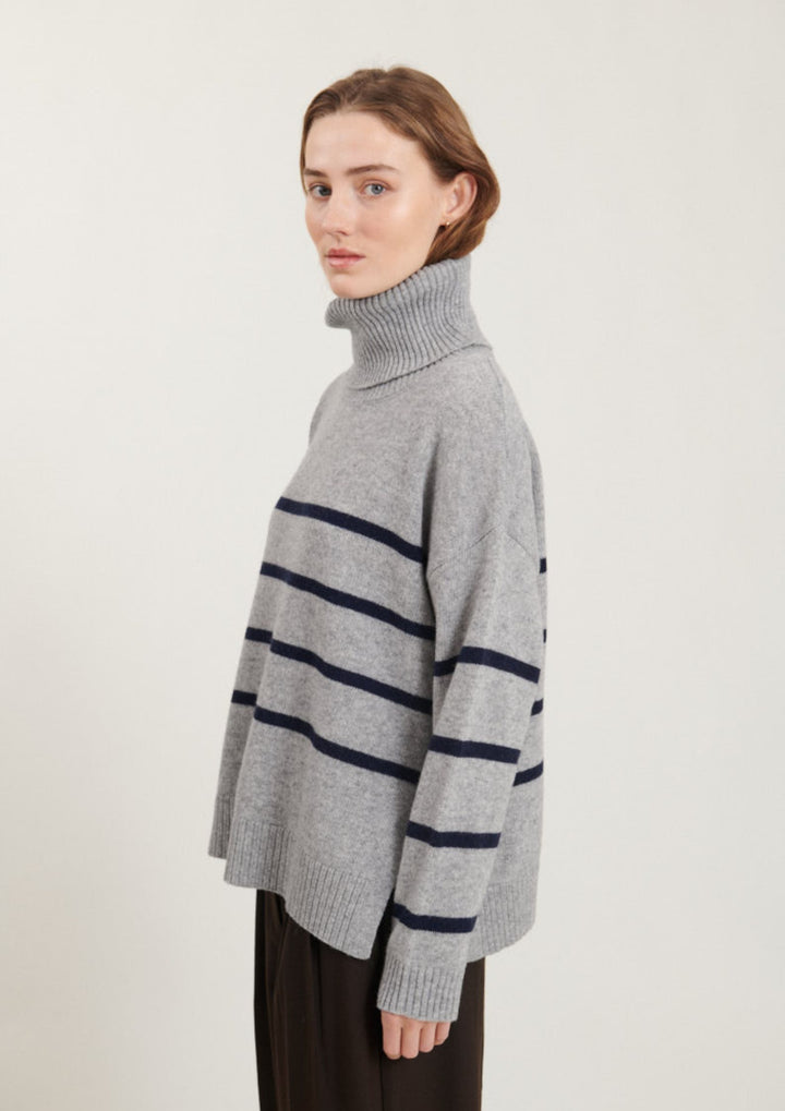 Basic Apparel - Lise Striped T-Neck - Striktrøje