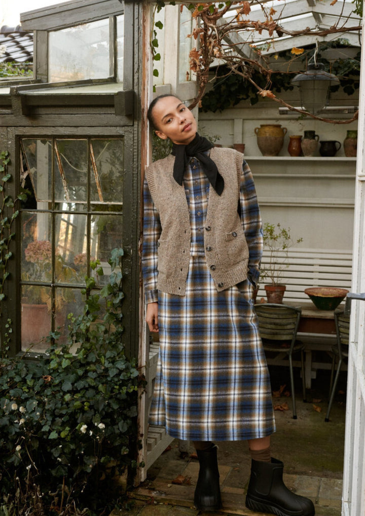 Basic Apparel - Puzzle Vest - Greige