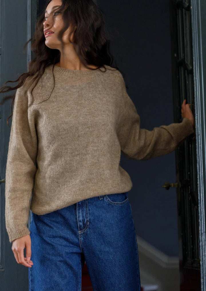 Black Colour - BCDell LS Strik Jumper - Latte