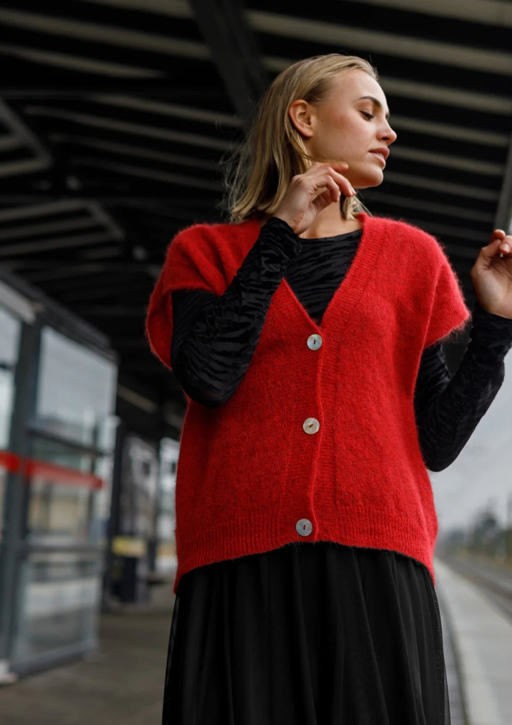 Black Colour - BCDell Heavy Strikvest - Red