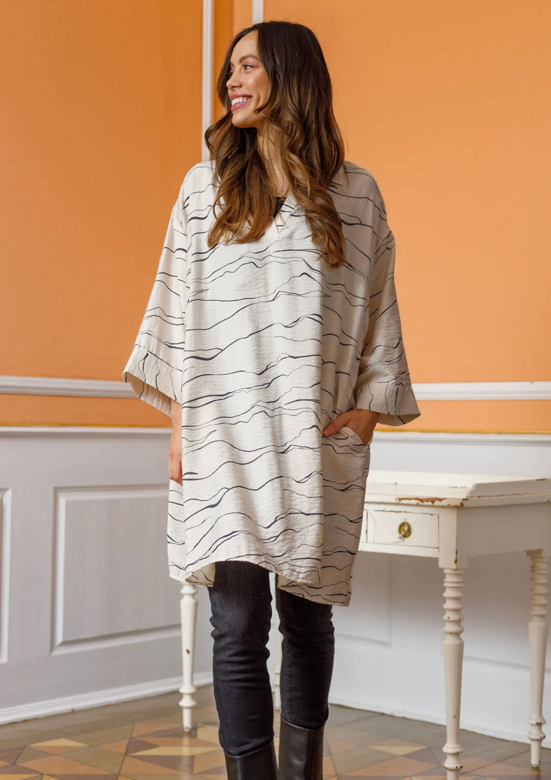 Black Colour - Pennie Tunic - Off white - Onesize