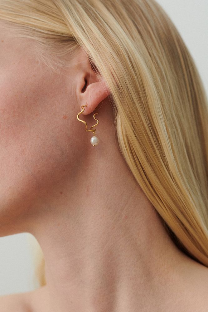 Pernille Corydon - Small Bay Earrings - Gold - 30mm