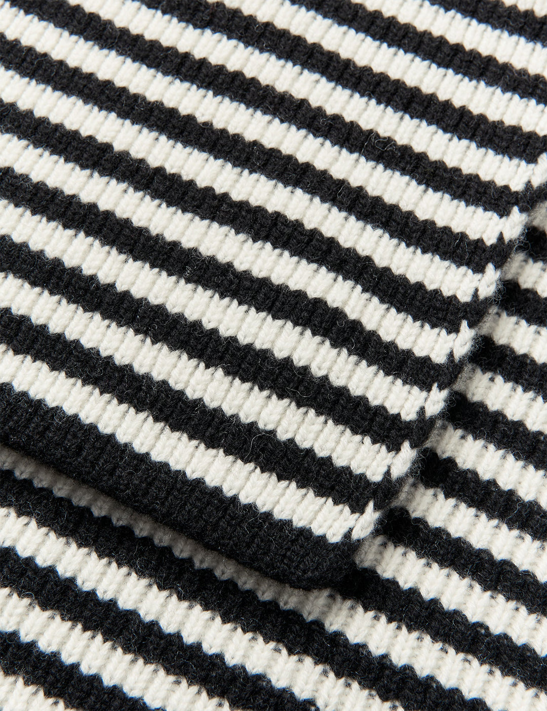 Mads Nørgaard - One Wool Freja Hooded Scarf - Black/Vanilla Ice