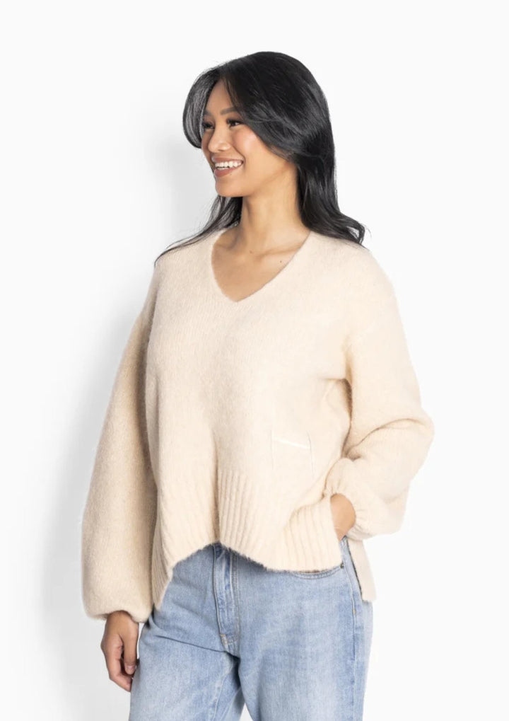 HEST - Sofie V-neck Sweater - Summer Sand