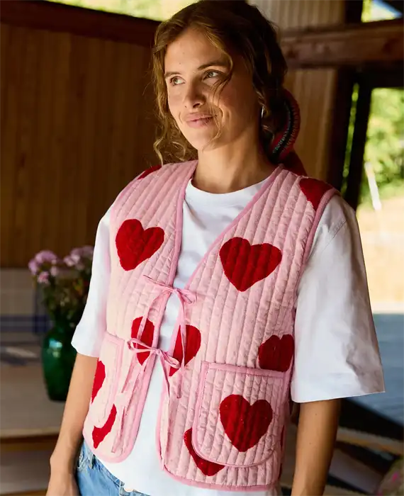 Sissel Edelbo - Honey Vest - Red Heart - Onesize