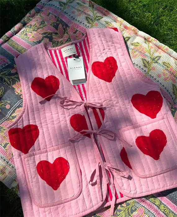 Sissel Edelbo - Honey Vest - Red Heart - Onesize