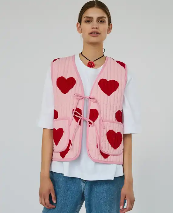 Sissel Edelbo - Honey Vest - Red Heart - Onesize