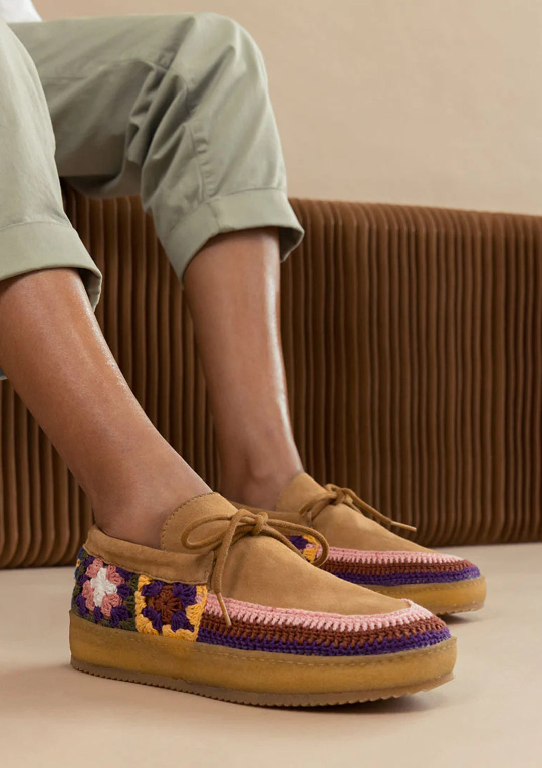 LaidBack - Komo Crepe - Saffron Suede Mulit - Sko