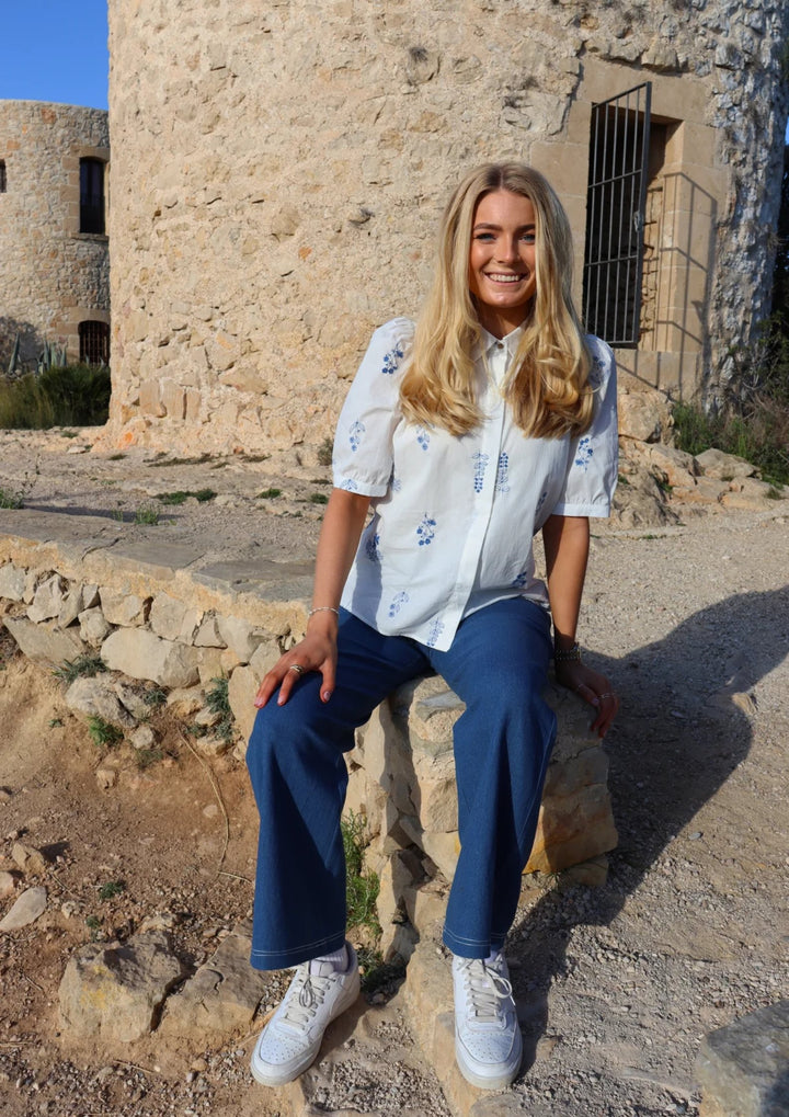 Liberte - Flora SS Blouse - White Blue Flower
