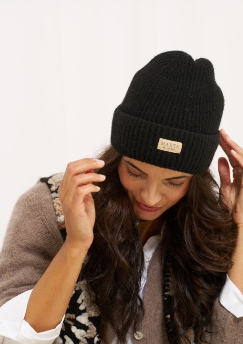 Marta - Rib Beanie Hue - Black - Onesize