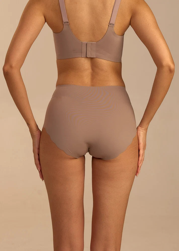 FemiFemme - Invisible Highwaist Maxi Trusser - Mocha