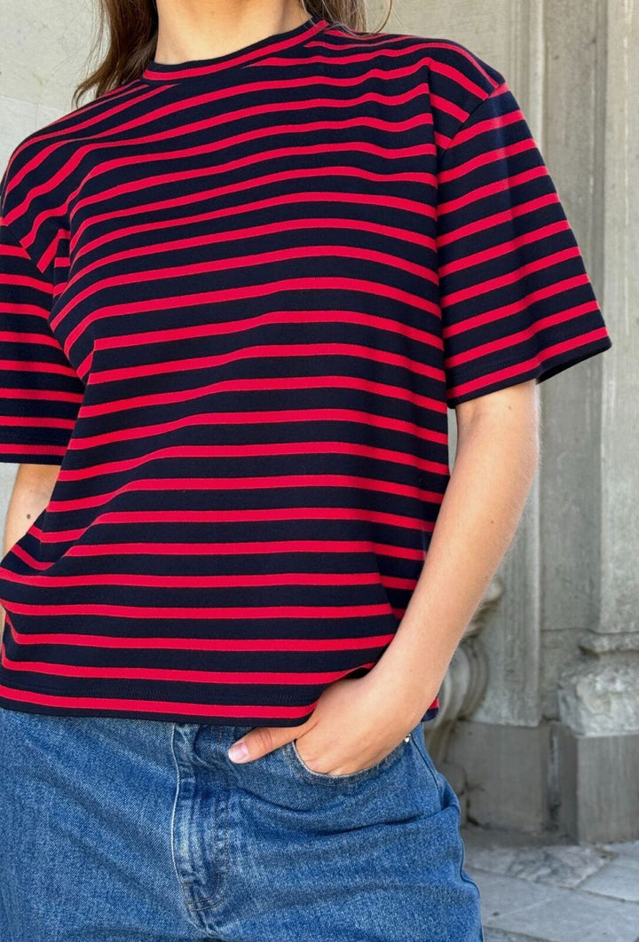 Boii - Mejse Tee - Navy / Red Stripes