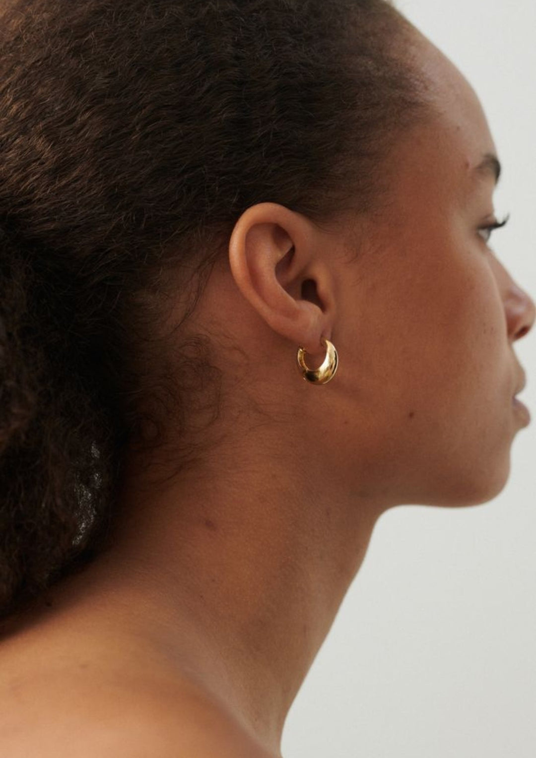 Pernille Corydon - Mini Globe Huggies - Guld - 16 mm